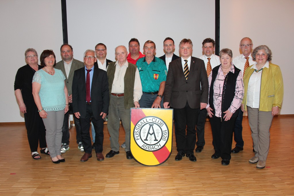 90 Jahre FC Asbach Ehrengaeste 20 04 2018