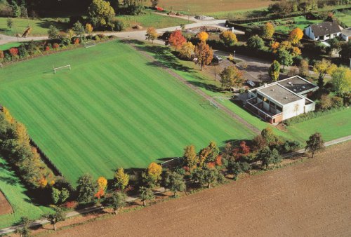 Sportplatz_01.jpg